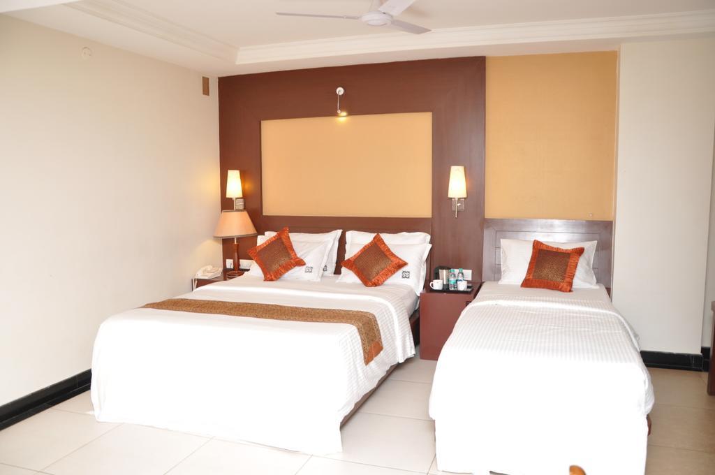 Hotel Shaans Tiruchirappalli Стая снимка