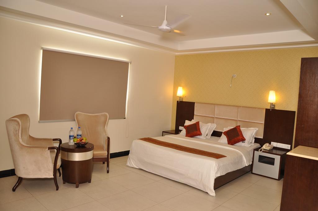 Hotel Shaans Tiruchirappalli Стая снимка