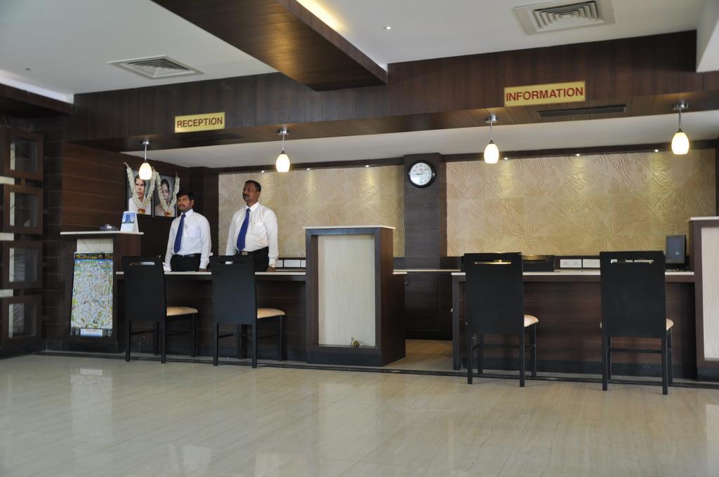Hotel Shaans Tiruchirappalli Екстериор снимка