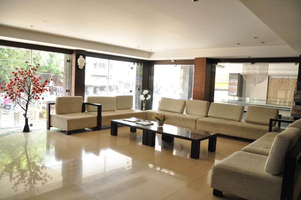 Hotel Shaans Tiruchirappalli Екстериор снимка
