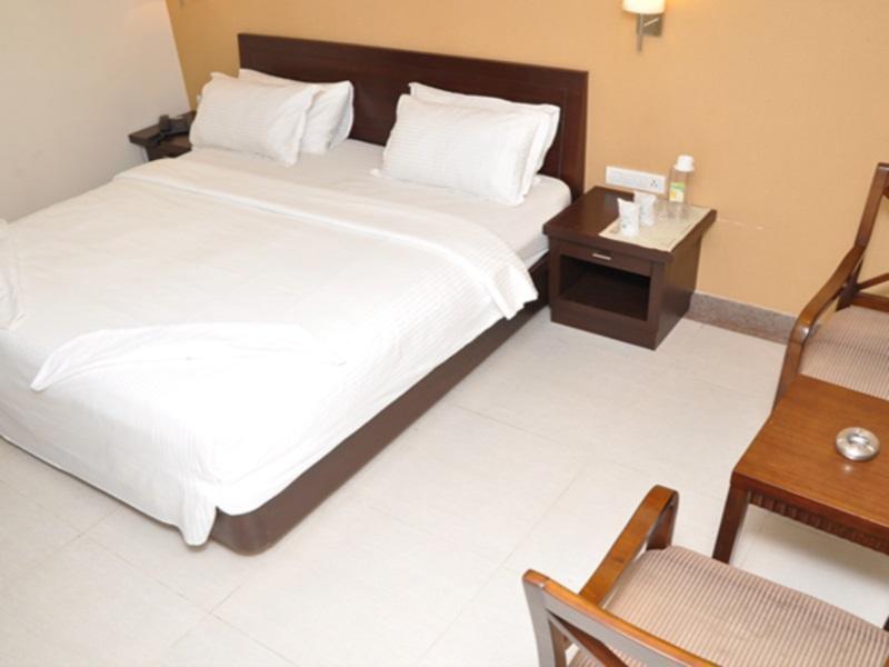 Hotel Shaans Tiruchirappalli Екстериор снимка