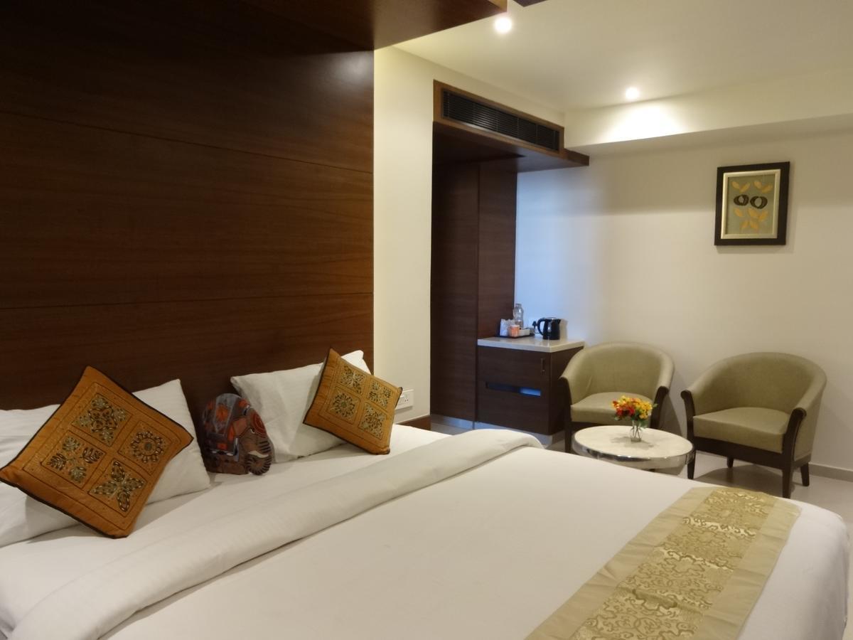 Hotel Shaans Tiruchirappalli Екстериор снимка