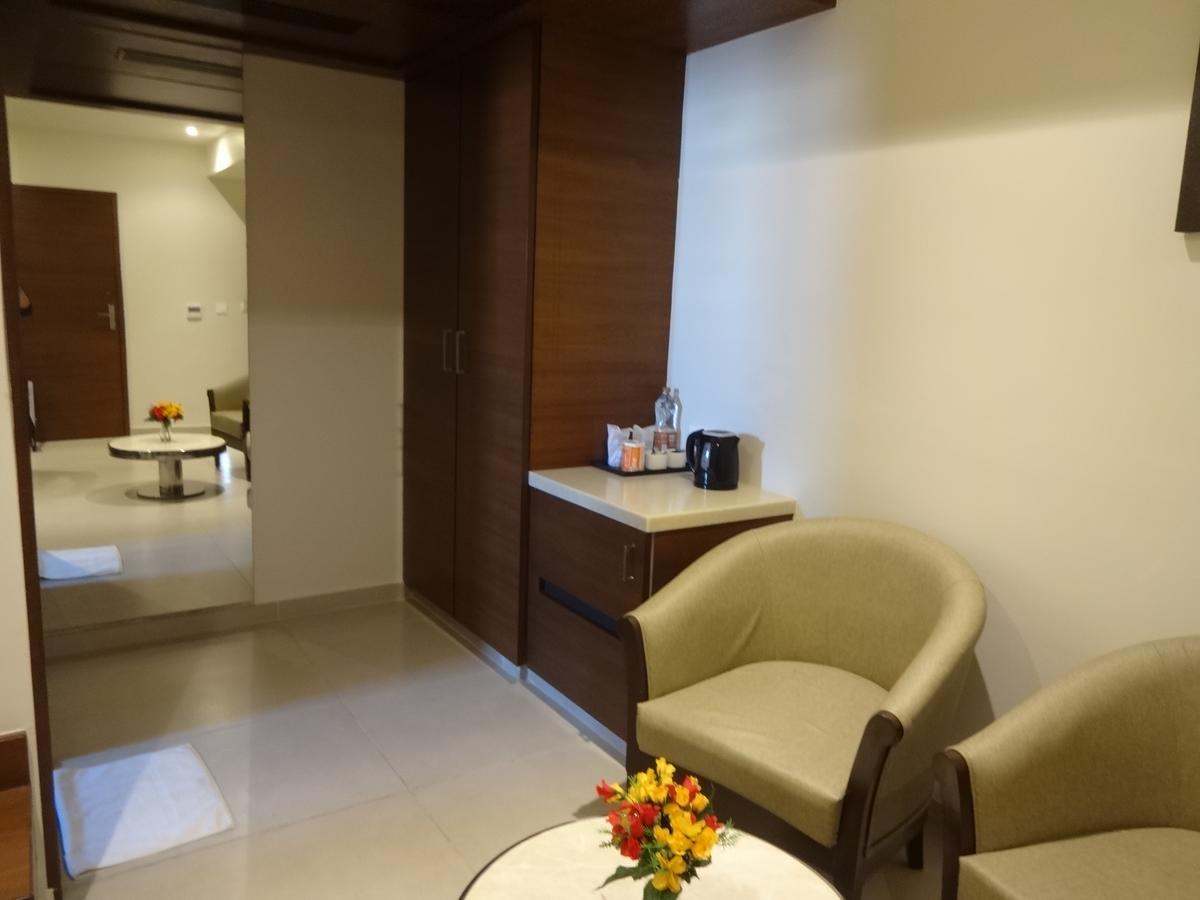 Hotel Shaans Tiruchirappalli Екстериор снимка