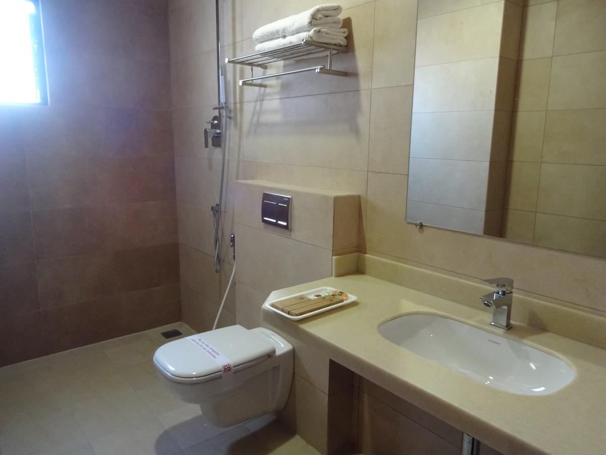 Hotel Shaans Tiruchirappalli Екстериор снимка