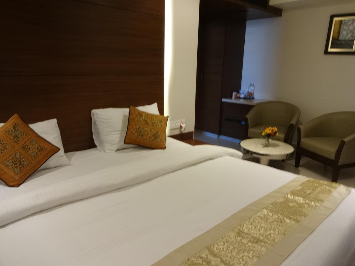 Hotel Shaans Tiruchirappalli Екстериор снимка
