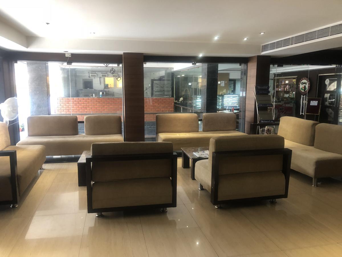 Hotel Shaans Tiruchirappalli Екстериор снимка