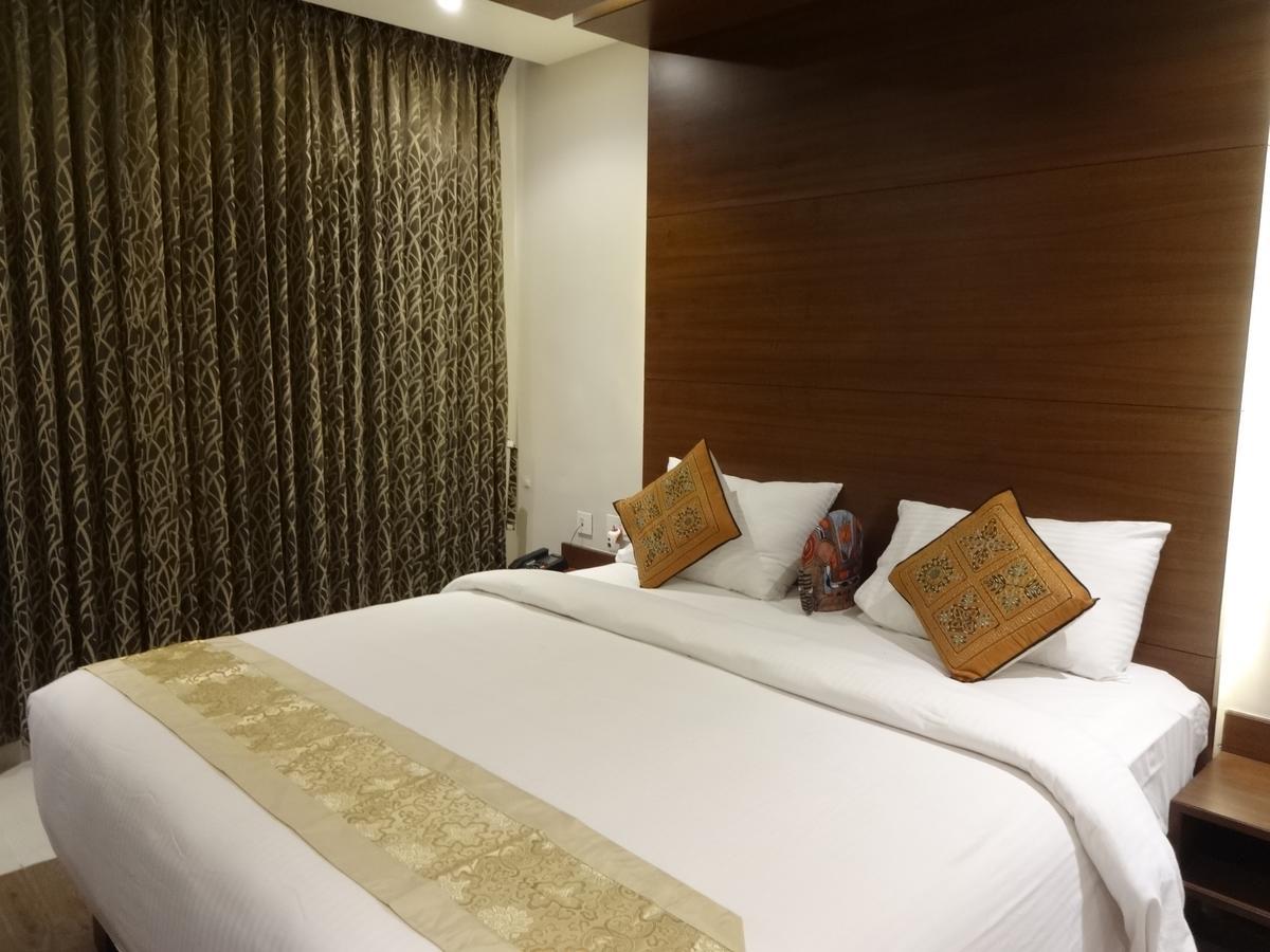 Hotel Shaans Tiruchirappalli Екстериор снимка