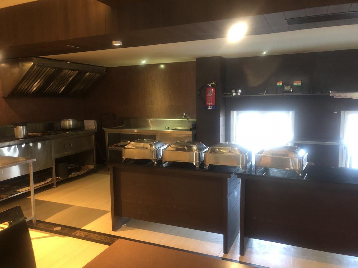Hotel Shaans Tiruchirappalli Екстериор снимка