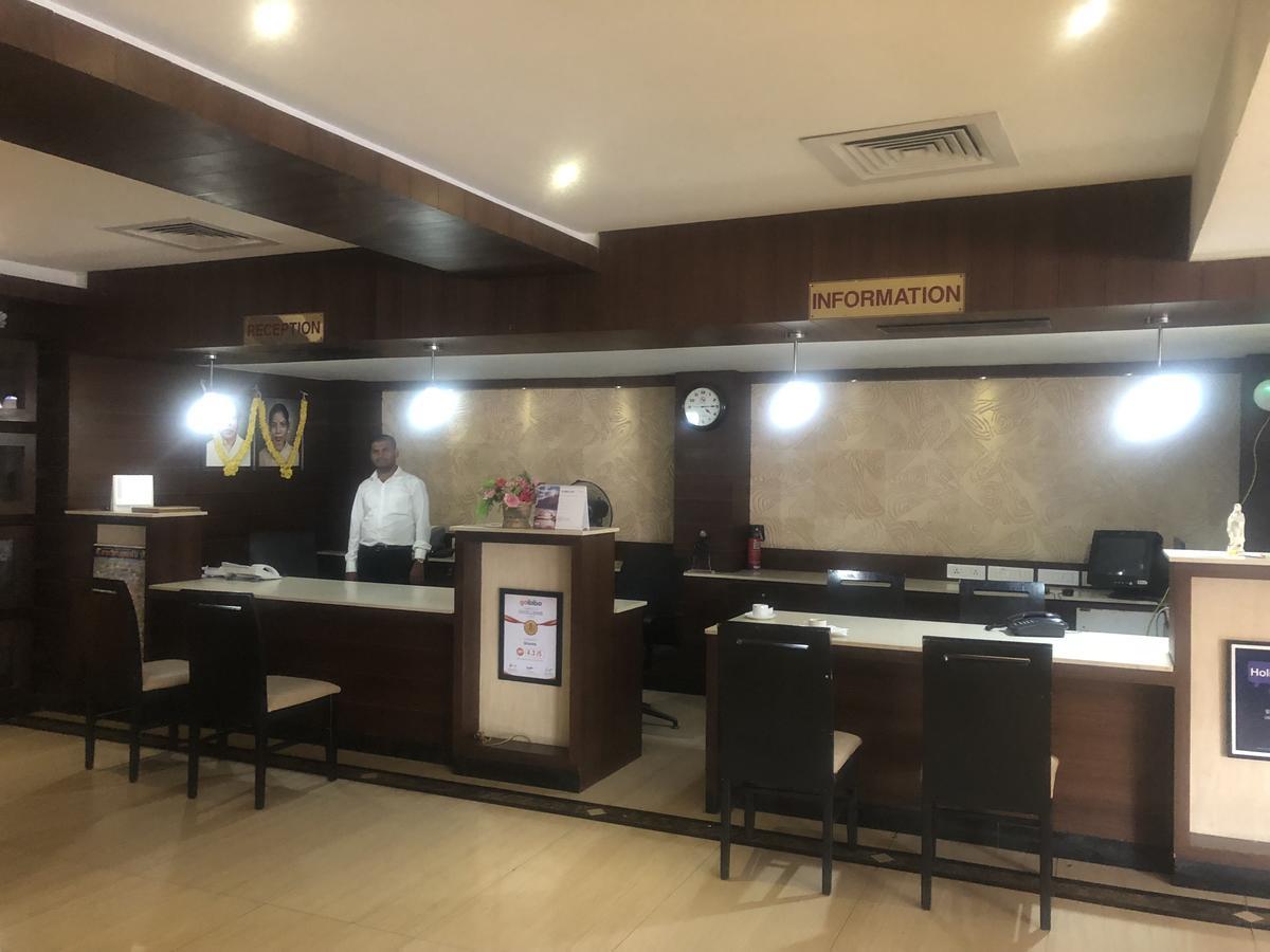 Hotel Shaans Tiruchirappalli Екстериор снимка