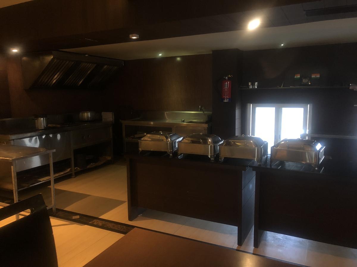 Hotel Shaans Tiruchirappalli Екстериор снимка